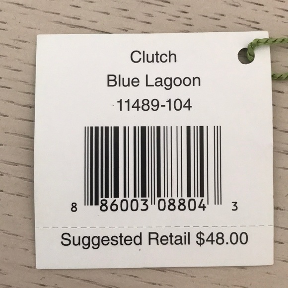 Vera Bradley Blue Lagoon Clutch - NWT - Picture 6 of 6